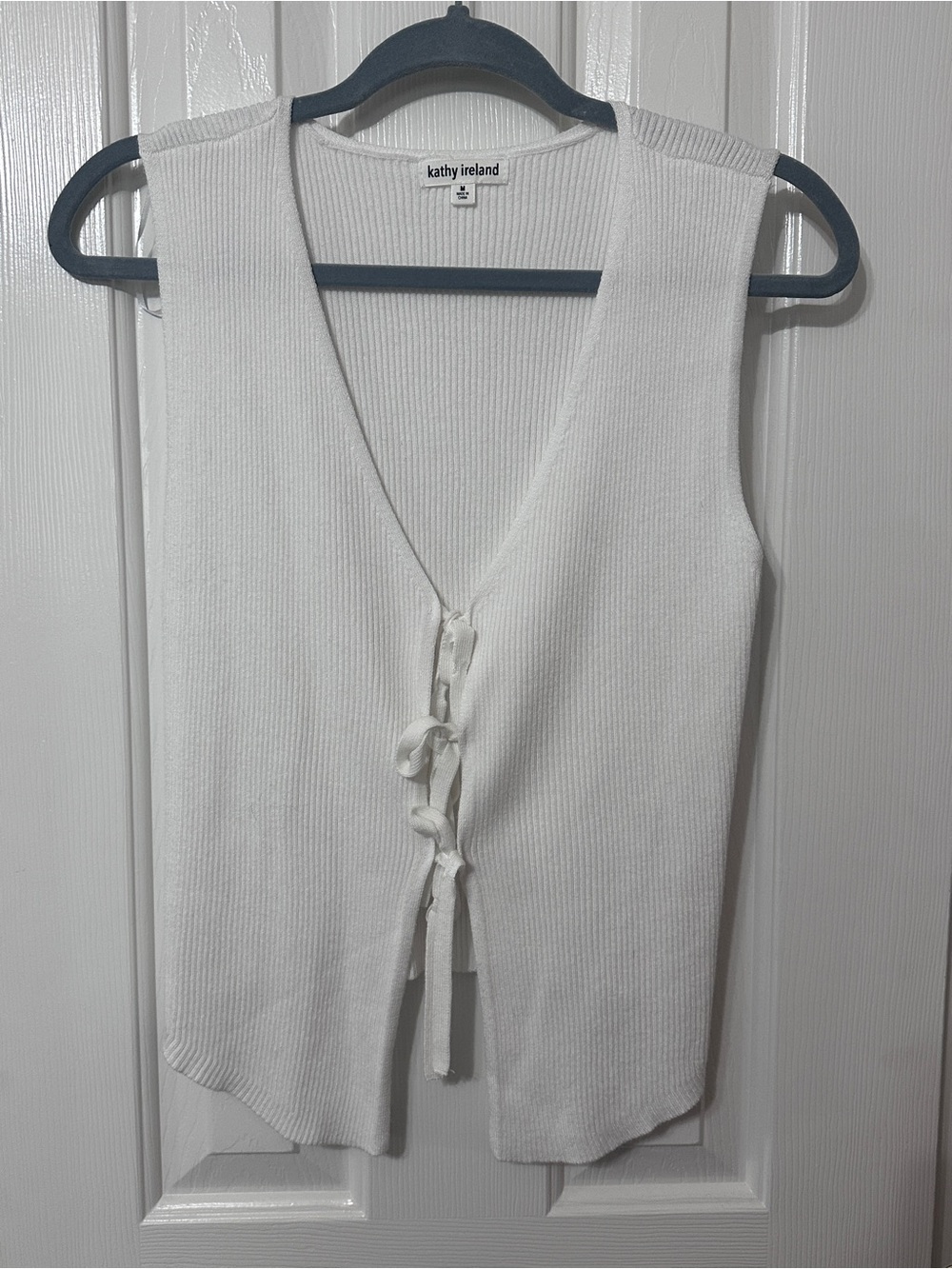 kathy ireland White Ribbed Tie-Front Sleeveless Knit Vest